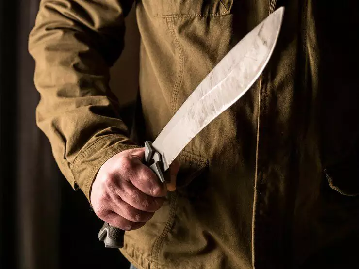 Homem é assaltado e ferido com golpes de facão; levaram dinheiro e relógio