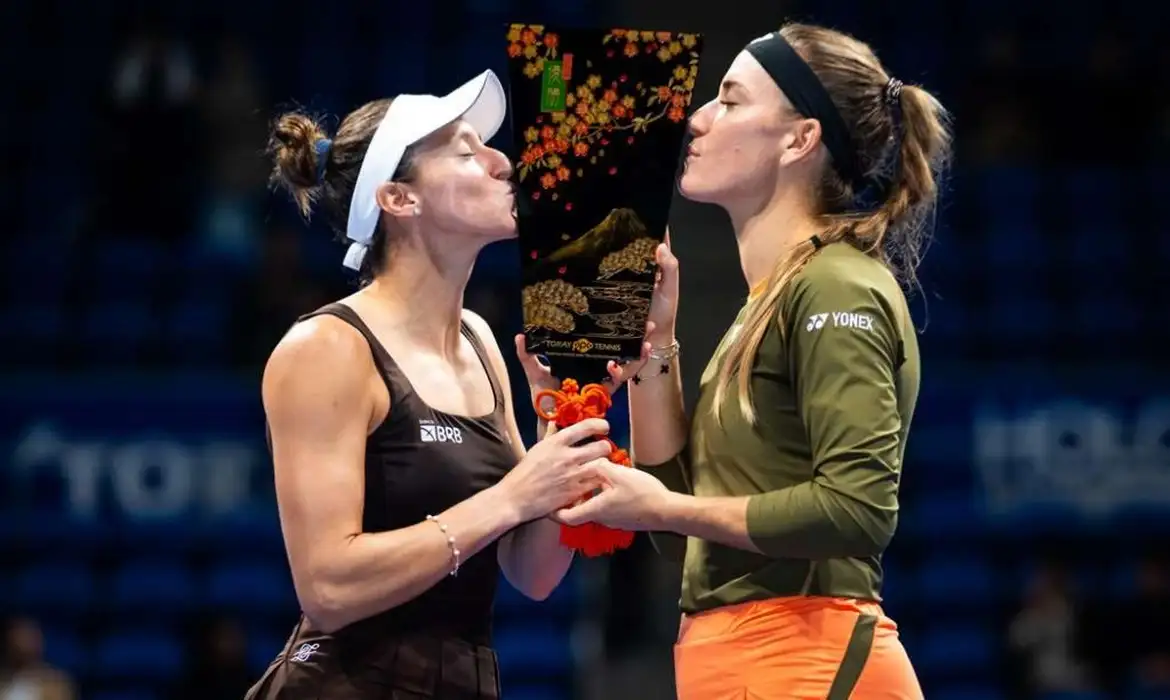 Luisa Stefani vence WTA 500 de Tóquio e leva 4º título na temporada