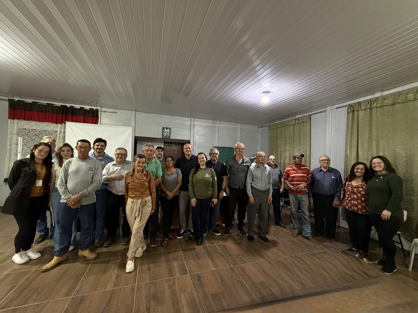Audiência pública define etapas e prevê R$ 27 milhões para pavimentar estrada ao Salto São Francisco